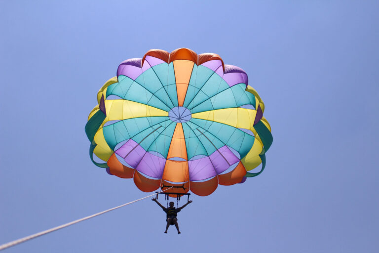 Parasailing in Duck