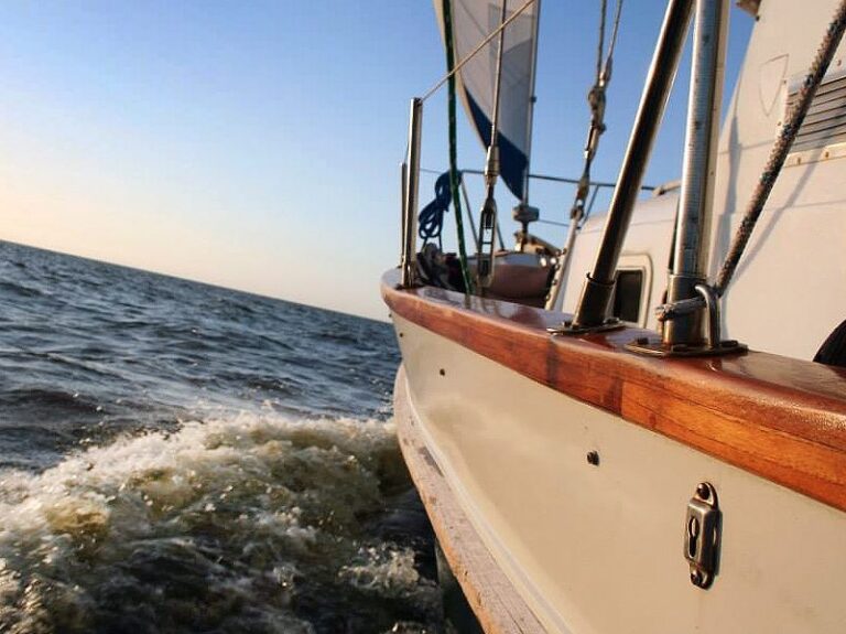 Sailing Cruises
